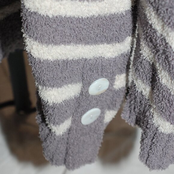 Chicsoul.com XL Womens Sweater Button Accents Fuzzy Warm Gray and Cream EUC - Picture 4 of 5